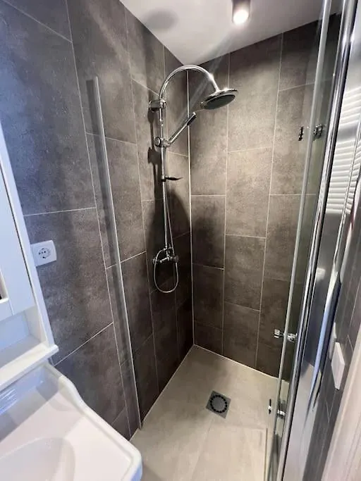 מלון דירות Rotterdam Inn